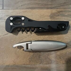 Excellent Condition 2-Piece Multi-Tool Set Drink Openers